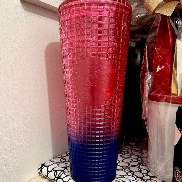 Starbucks Ombré Venti Cup - Picture 1 of 2